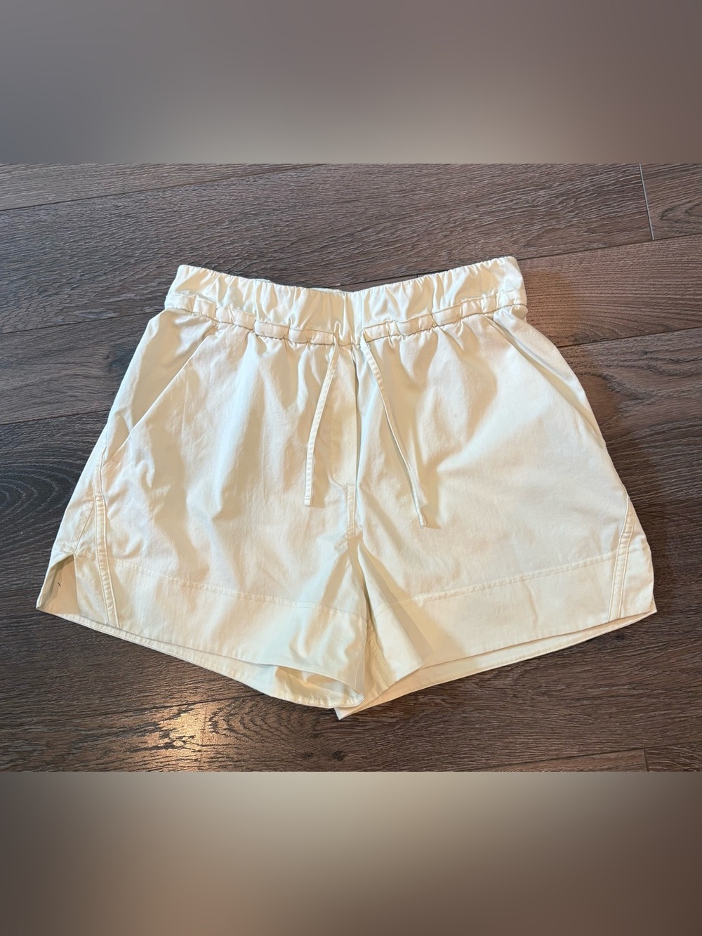 Lululemon Cinchable Waist High-Rise Short 3 inch inseam Size Small